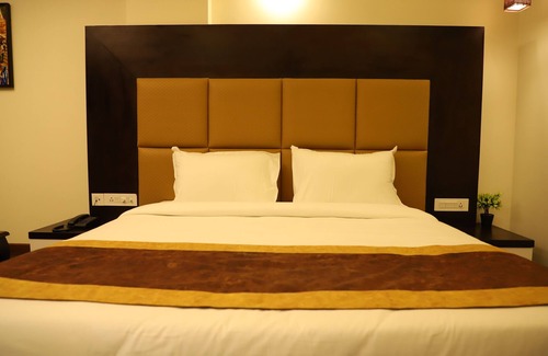 Maninagar Hotel | Hotel White Cloud
