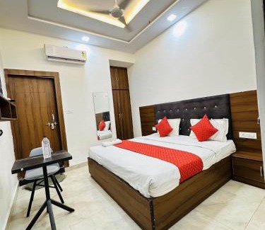 Taj Ganj Hotel | Hotel White Town