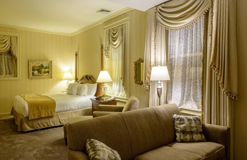 Decorah Hotel | Hotel Winneshiek