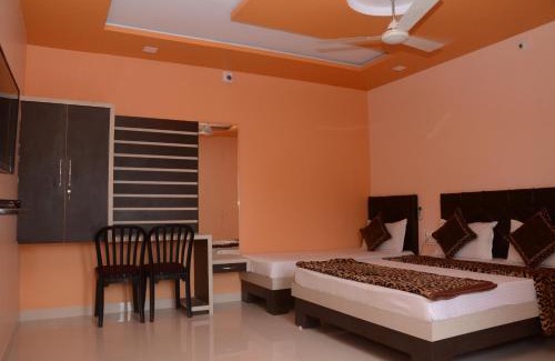 Rajula Hotel | Hotel Yadunandan Rooms & Restaurant
