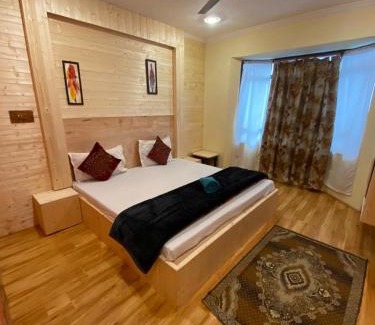 Srinagar Hotel | Hotel Young Mamta