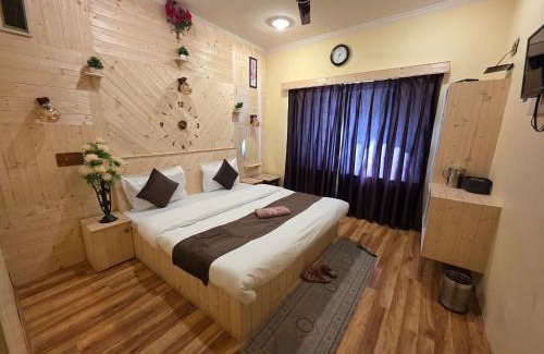 Srinagar Hotel | Hotel Young Mamta