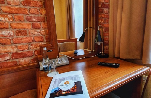 Krapkowice Hotel | Hotel Zamkowy Młyn
