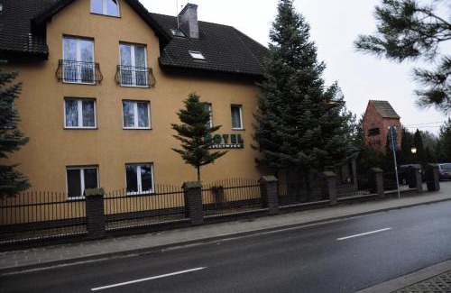 Nowe Miasto Hotel | Hotel Zieliniec