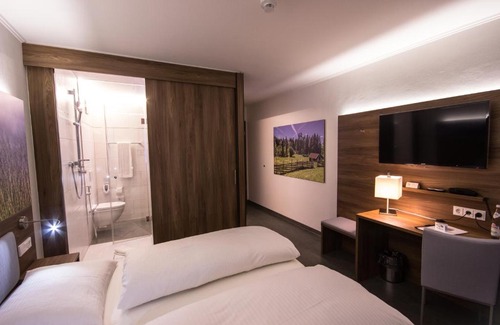 Neutraubling Hotel | Hotel7Continents