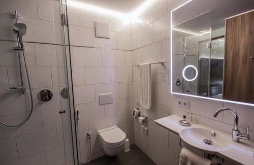Neutraubling Hotel | Hotel7Continents