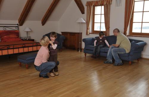 Krutenice Hotel | Hotelový a jezdecký areál Dvůr Krutěnice