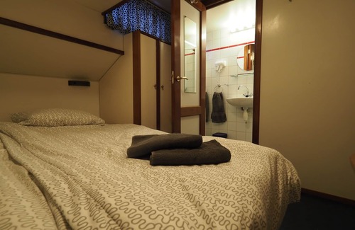 Amsterdam City Centre Boat Rental | Hotelschip Sarah