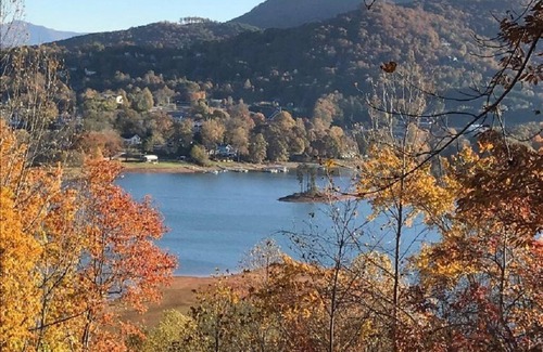 Hiawassee House | HOTLIPS AT COLLINWOOD upstairs Price is on the website Down stairs $125 extra