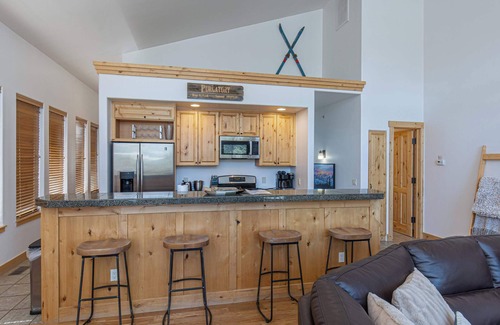 Purgatory House | HotTub-Alpenglow Ski-In Out Family & Pet Friendly