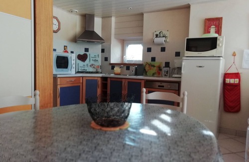 Le Cloitre-Saint-Thegonnec Cottage | House in Breton village between land and sea