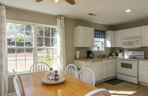 Leesburg House | House #04 - Happy Camper-(No Pets) -Private Pier