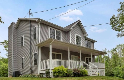 Monroe House | House ∙ 1 bedroom ∙ 12 guests