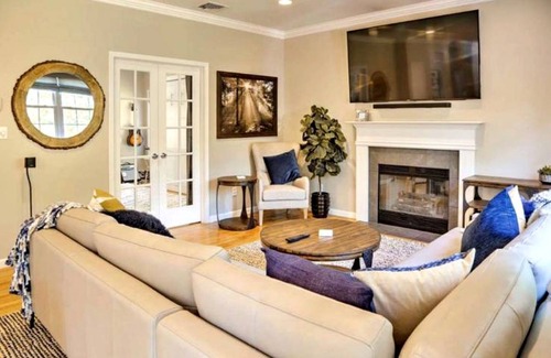 Monroe House | House ∙ 1 bedroom ∙ 12 guests