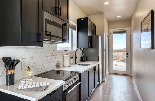Study Butte-Terlingua House | House ∙ 1 bedroom ∙ 7 guests
