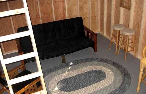 Mount Storm House | House ∙ 1 bedroom ∙ 8 guests