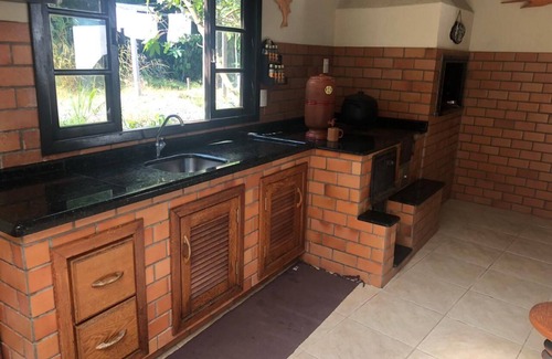 Praia da Armacao do Itapocoroi House | House 1 Km from Beto Carrero