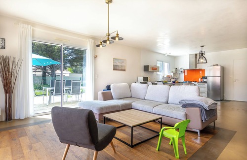 Saint-Jean-de-Monts House | House 100m2 Near Beach and Forest - Terrace & Garden