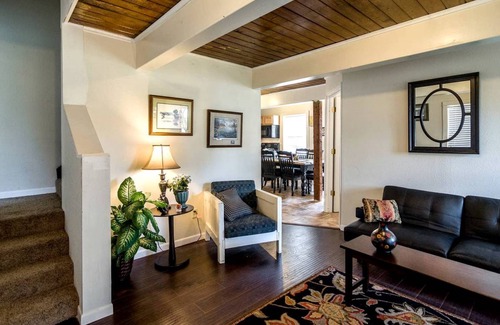 Woden House | House ∙ 14 bedrooms ∙ 53 guests