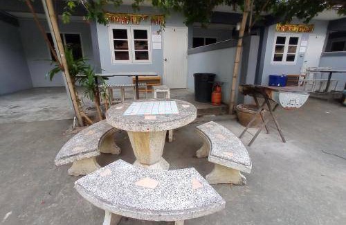 Hat Chao Samran House | House ∙ 2 bedrooms ∙ 12 guests