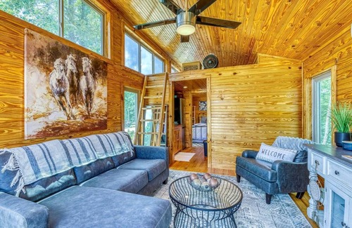 Rogersville House | House ∙ 2 bedrooms ∙ 4 guests