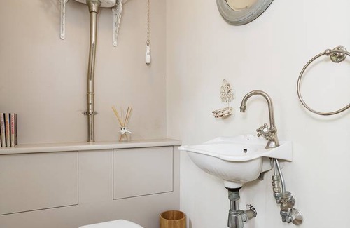 Twickenham Riverside House | House ∙ 2 bedrooms ∙ 4 guests