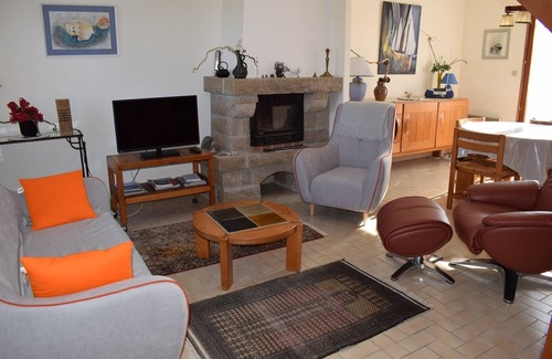 Pleumeur-Bodou House | House 250m from the beautiful beach of Pors Gelen and the sailing school