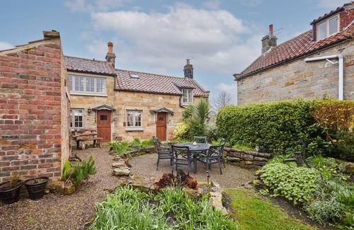 Fylingthorpe House | House ∙ 3 bedrooms ∙ 6 guests