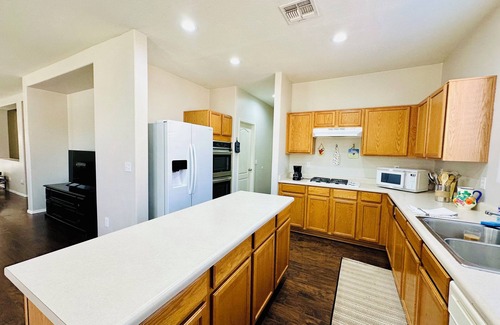 Surprise House | House- 3 Bedroom/Loft/2 full bath/1 half bath
