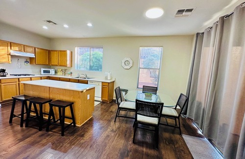 Surprise House | House- 3 Bedroom/Loft/2 full bath/1 half bath