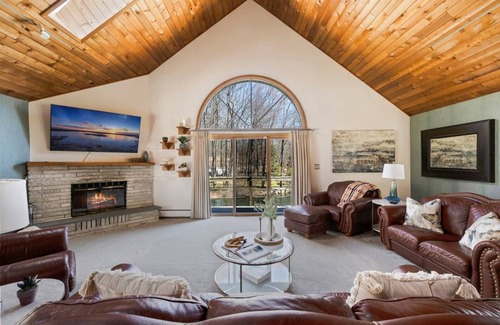 Monroe House | House ∙ 3 bedrooms ∙ 8 guests