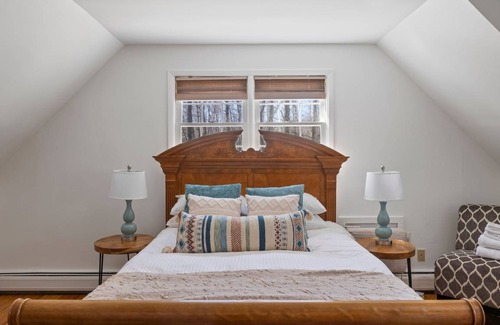 Monroe House | House ∙ 3 bedrooms ∙ 8 guests