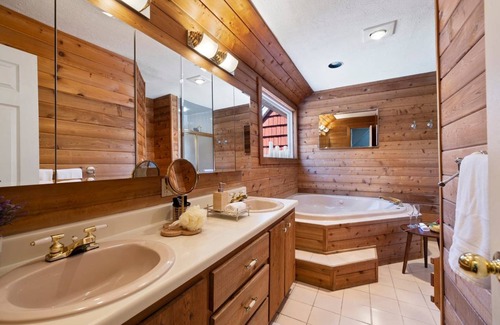 Monroe House | House ∙ 3 bedrooms ∙ 8 guests