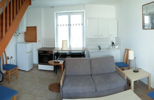 Baron House | House 3 people, 2 bedrooms in the city center. Comfort