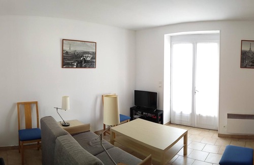 Baron House | House 3 people, 2 bedrooms in the city center. Comfort