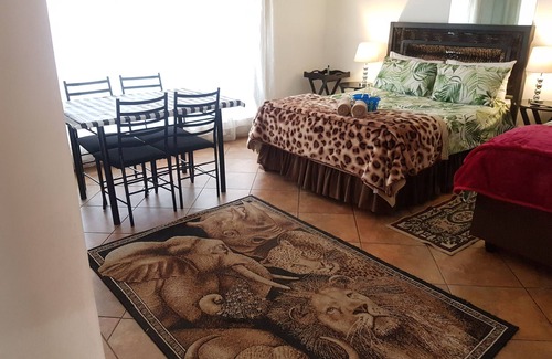 Kempton Park Bed & Breakfast | House 36 - Close to OR Tambo Airport - Full Breakfast Included