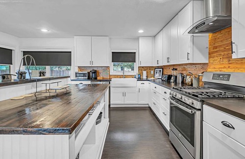 East Riverside House | House ∙ 5 bedrooms ∙ 14 guests
