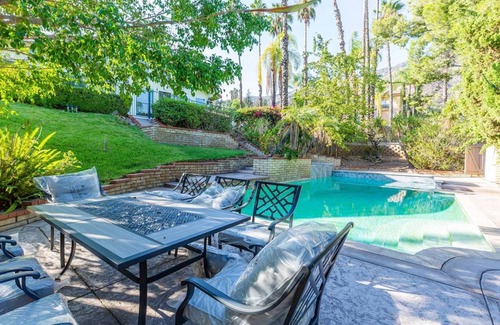 Glendora House | House ∙ 5 bedrooms ∙ 12 guests