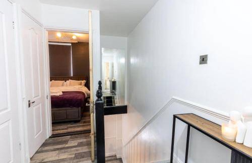 West Ham House | House ∙ 5 bedrooms ∙ 14 guests
