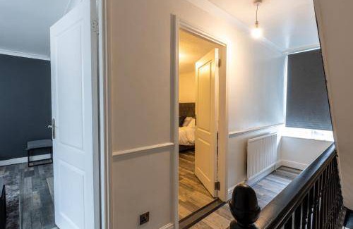 West Ham House | House ∙ 5 bedrooms ∙ 14 guests