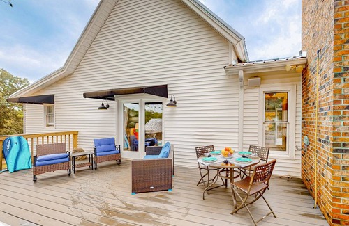 Landrum House | House ∙ 5 bedrooms ∙ 14 guests