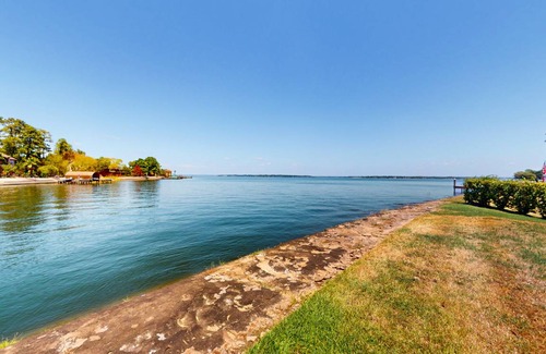 Walden on Lake Conroe House | House ∙ 5 bedrooms ∙ 17 guests