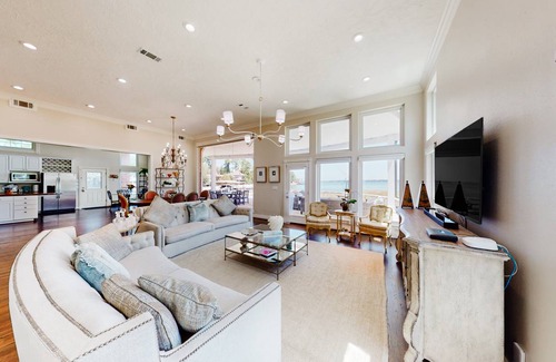 Walden on Lake Conroe House | House ∙ 5 bedrooms ∙ 17 guests