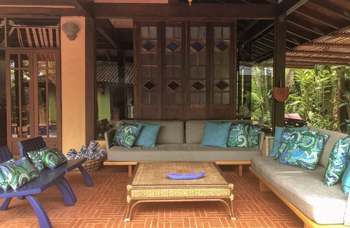 Camburi House | House 50 m from the beach in a different condominium, total privacy Camburizinho