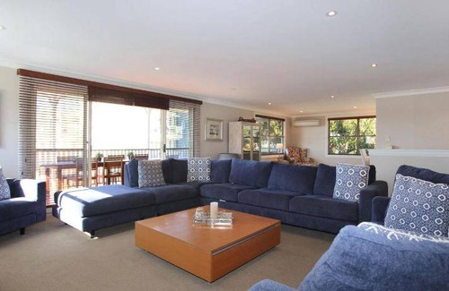 Tea Gardens House | House ∙ 6 bedrooms ∙ 11 guests
