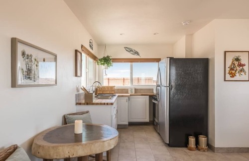 Wonder Valley House | House 6 · *Private Hot Springs* Chaparral Cabin