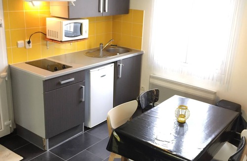 La Rochelle House | House 700m from the beach with garden for 4/pers and private parking/ref : Ang T2