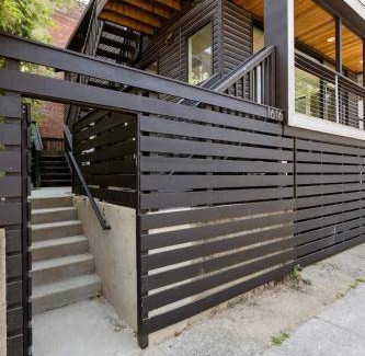 Alphabet Historic District House | House ∙ 8 bedrooms ∙ 16 guests