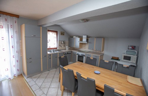 Trn Apartment | House Aronija - Comfort Three Bedroom Apartment with Terrace (1 OG)
