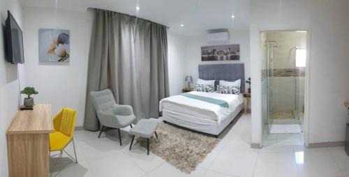 Jwaneng Bed & Breakfast | House At Eight